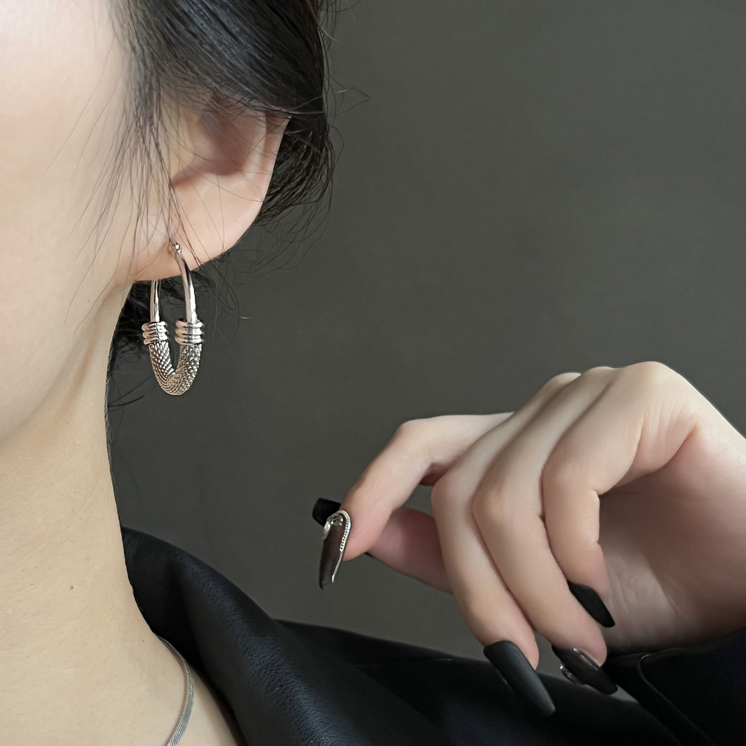 BOUCLES D’OREILLES CRÉOLES EN MAILLE PATCHWORK VINTAGE