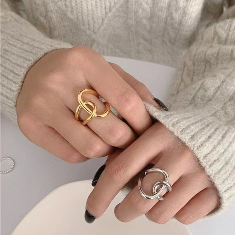 BAGUE AJUSTABLE DOUBLE C À LIGNES NŒUDÉES