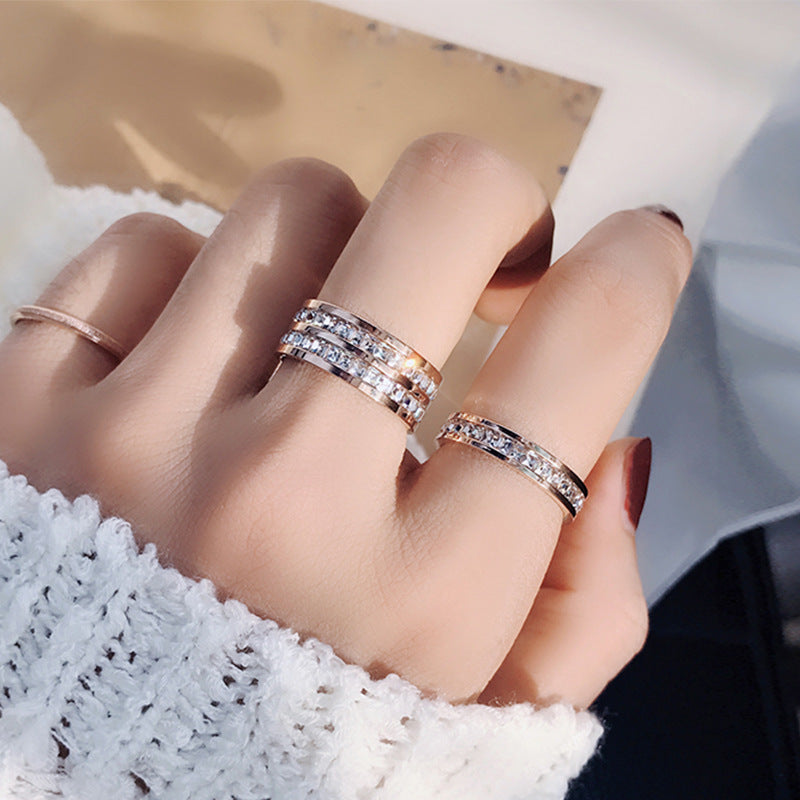 BAGUE EN TITANE ENTIÈREMENT DIAMANTÉE