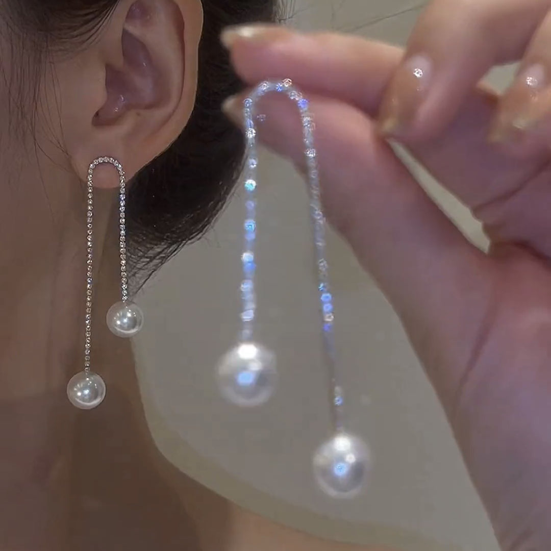 BOUCLES D’OREILLES À FRANGES EN DIAMANT ET PERLES