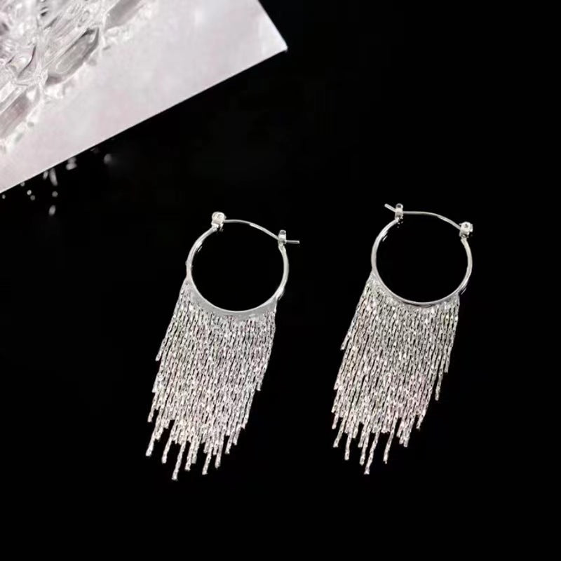 BOUCLES D’OREILLES CRÉOLES À FRANGES
