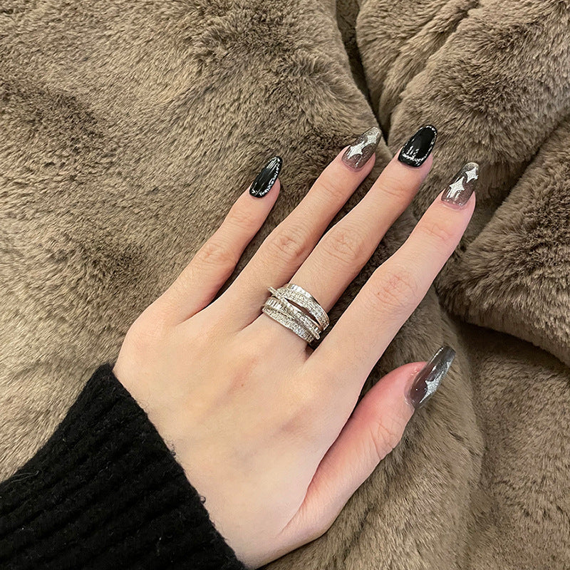 BAGUE EN ZIRCON VINTAGE À DÉCOUPE CROISÉE