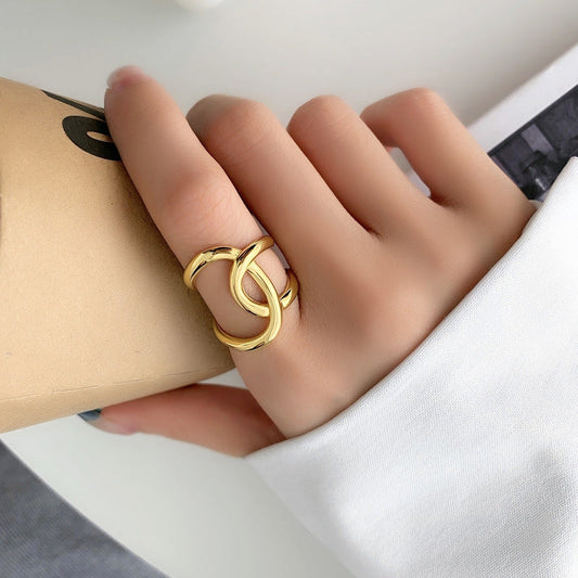 BAGUE AJUSTABLE DOUBLE C À LIGNES NŒUDÉES