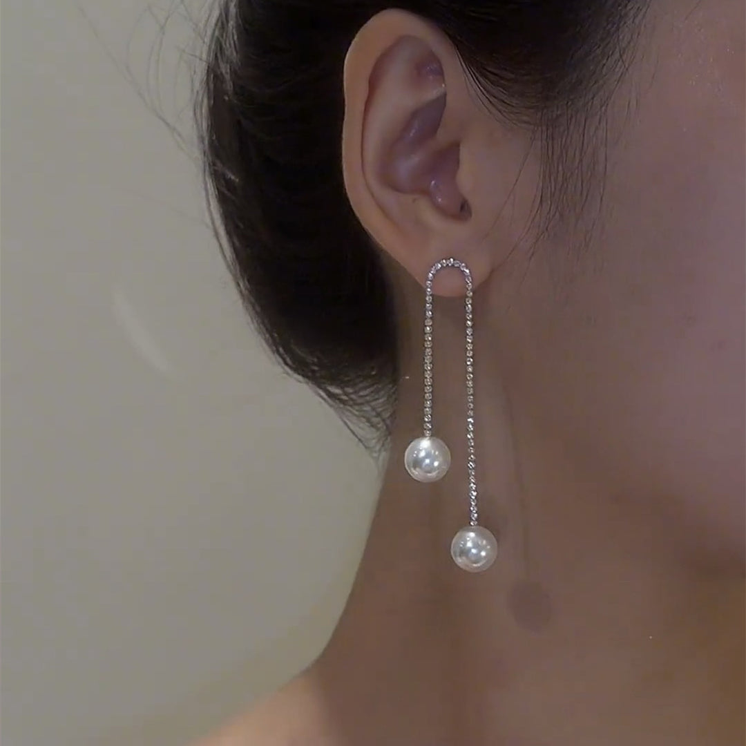 BOUCLES D’OREILLES À FRANGES EN DIAMANT ET PERLES