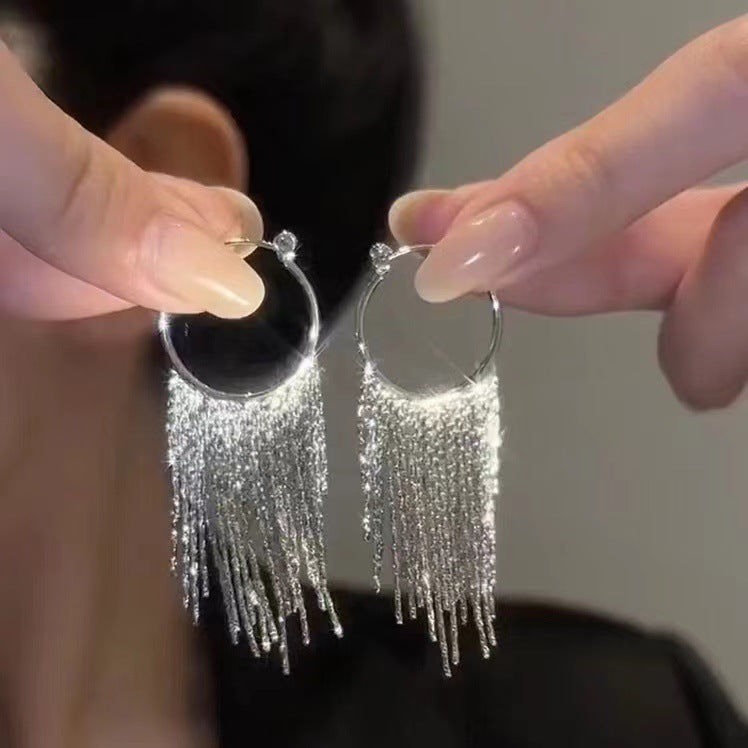 BOUCLES D’OREILLES CRÉOLES À FRANGES