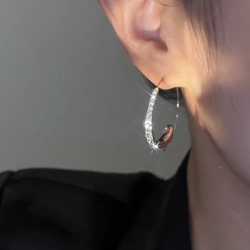 BOUCLES D’OREILLES CRÉOLES EN ZIRCONIUM ÉTINCELANTES