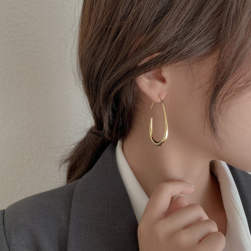 BOUCLES D’OREILLES CRÉOLES FLUIDES