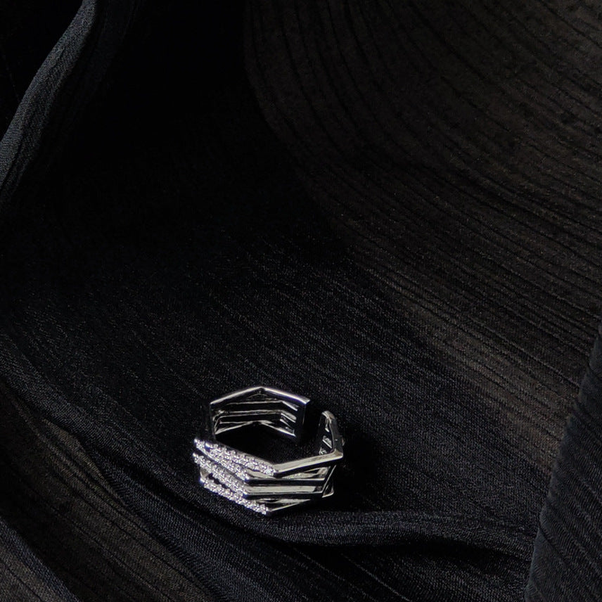 BAGUE AJUSTABLE HEXAGONE EN ZIRCONIUM
