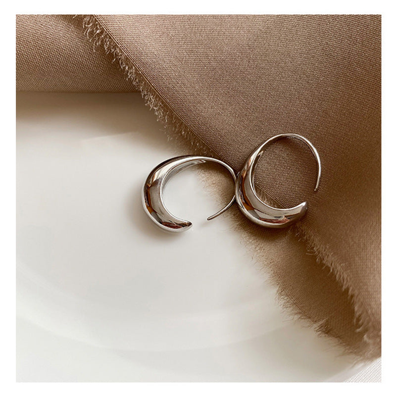 BOUCLES D’OREILLES CRÉOLES PENDANTES CLASSIQUES