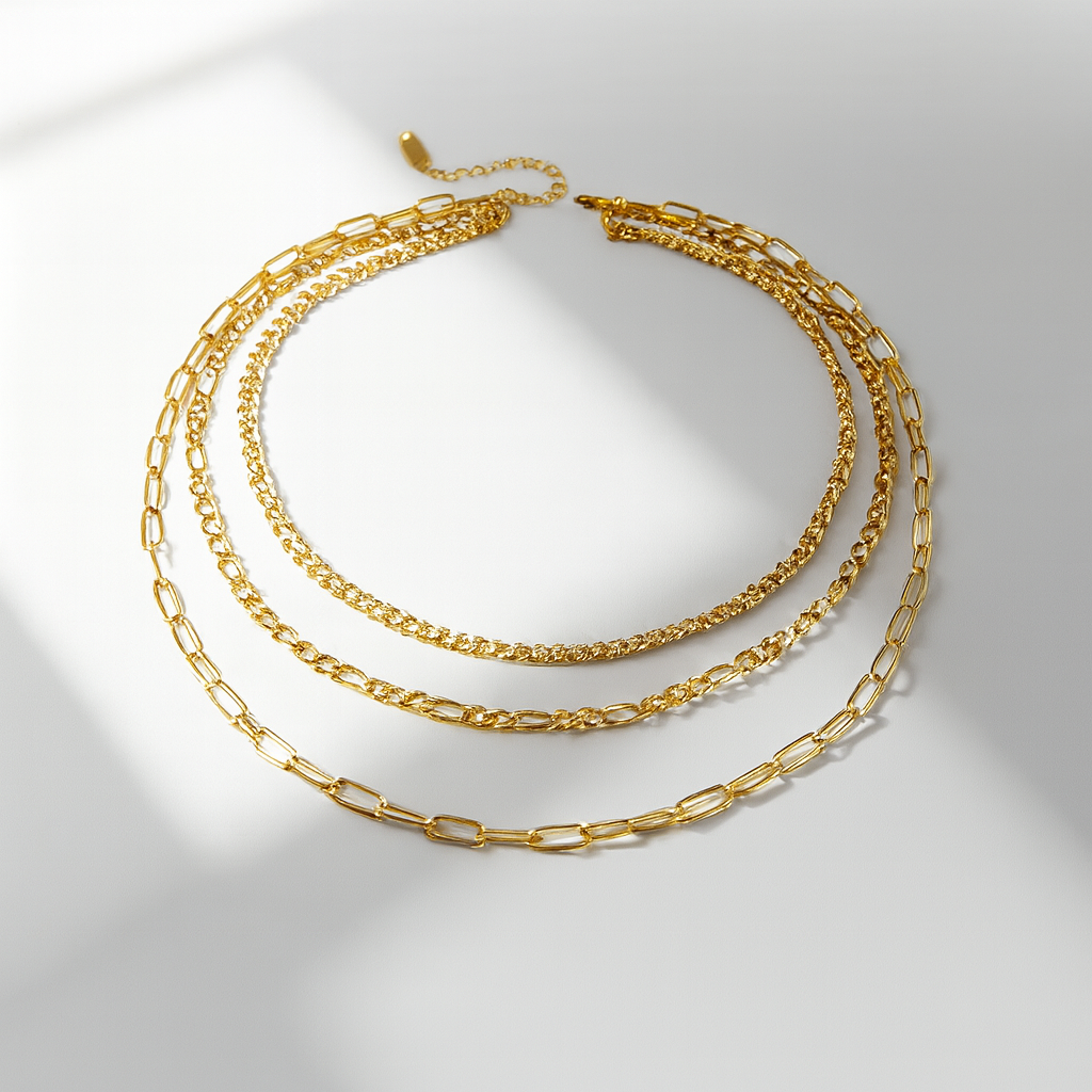 Collier Doré Élégance Triple Chaîne