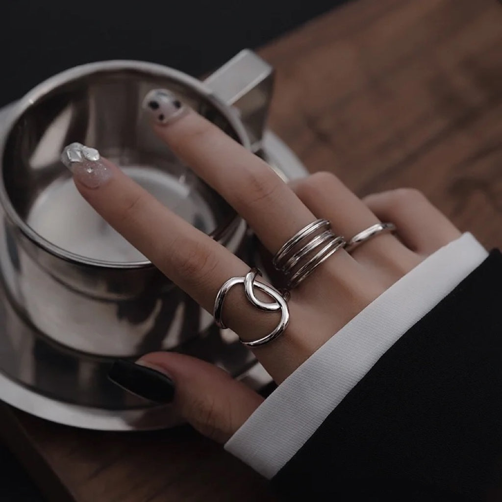 BAGUE AJUSTABLE DOUBLE C À LIGNES NŒUDÉES