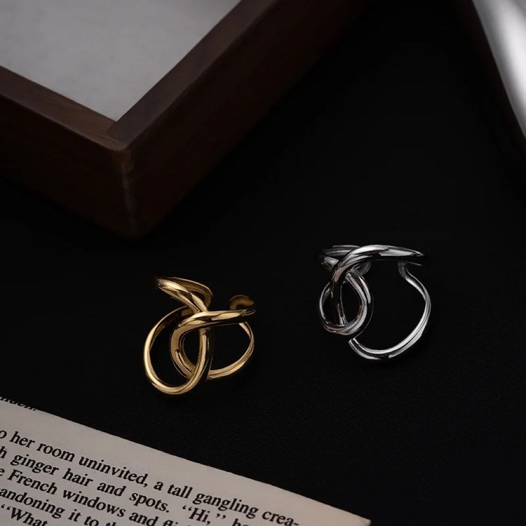 BAGUE AJUSTABLE DOUBLE C À LIGNES NŒUDÉES
