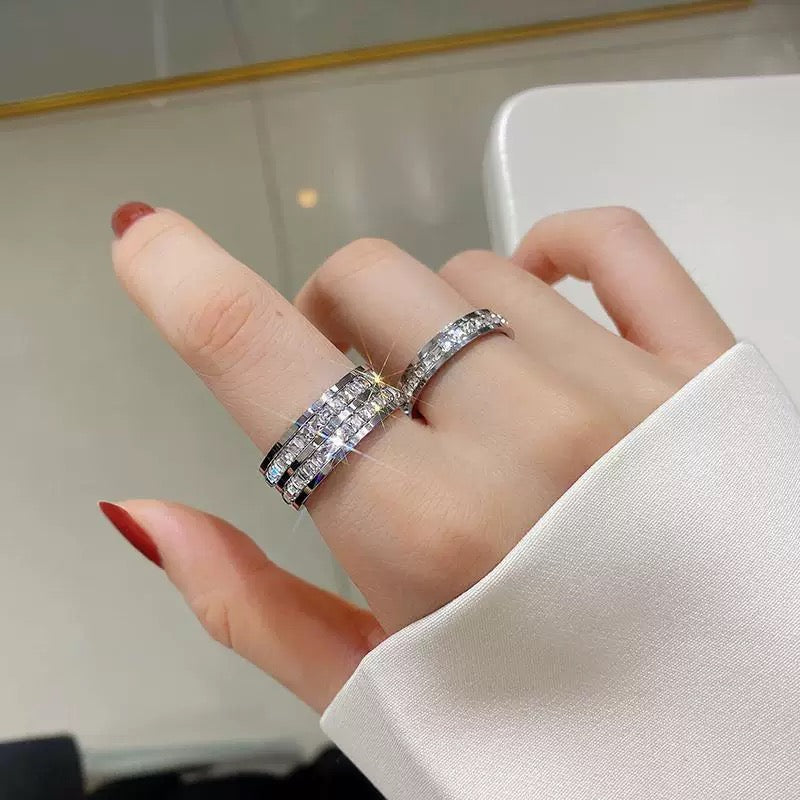 BAGUE EN TITANE ENTIÈREMENT DIAMANTÉE