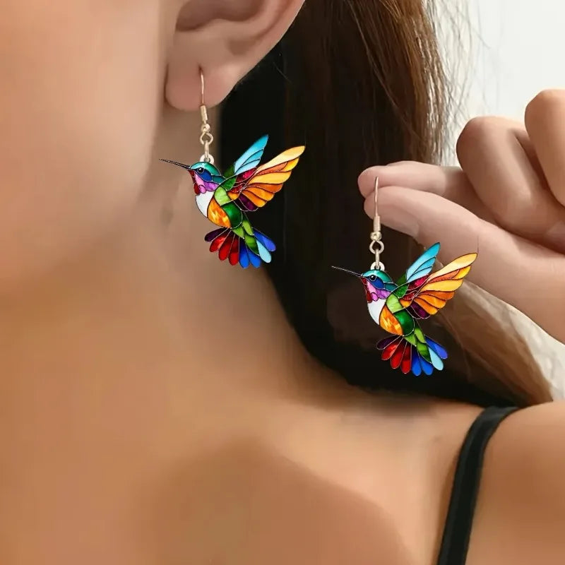 BOUCLES D’OREILLES PENDANTES COLIBRI EN ACRYLIQUE – DESIGN D’OISEAU 2D ÉCLATANT