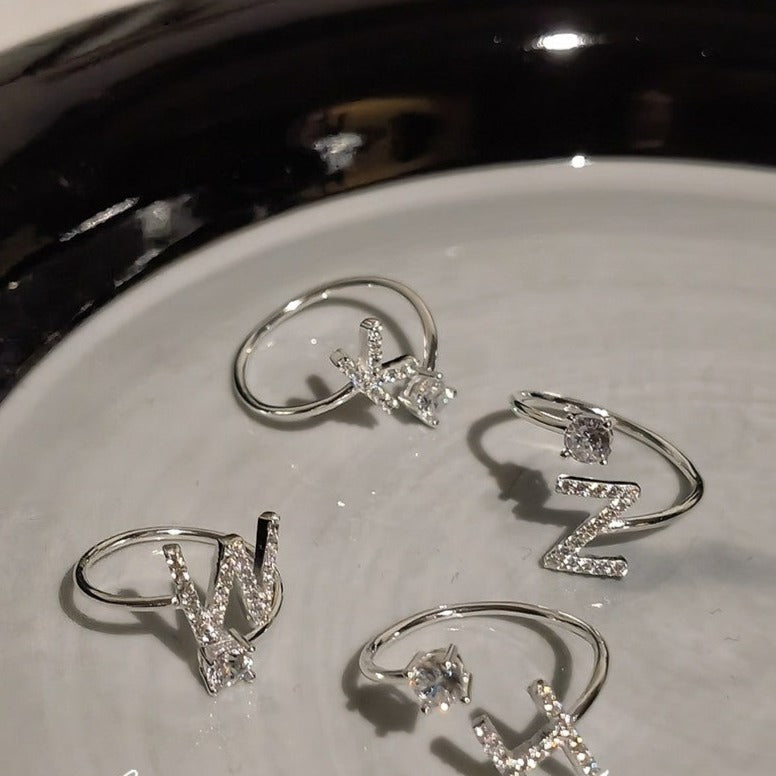 BAGUE EN ARGENT STERLING AVEC LETTRE EN ZIRCONIUM