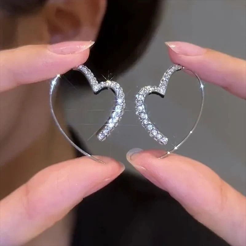 BOUCLES D’OREILLES CRÉOLES CŒUR EN ZIRCONIUM