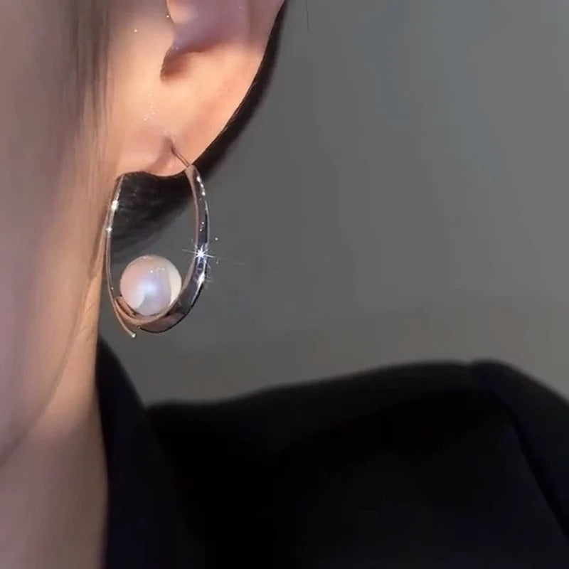 BOUCLES D’OREILLES CRÉOLES À PERLES LARGE