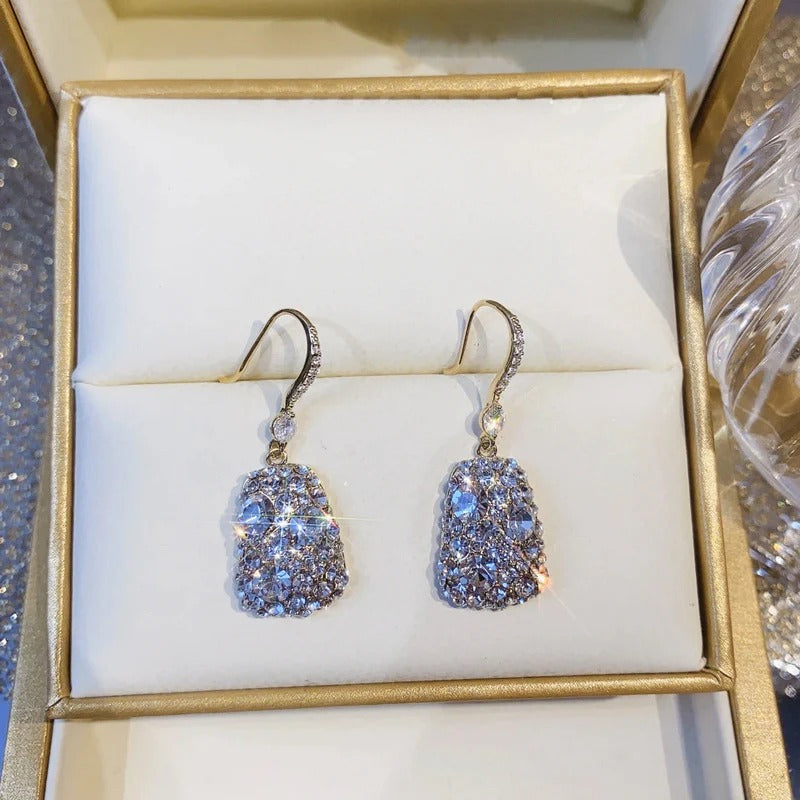 BOUCLES D’OREILLES CARRÉES EN DIAMANT DÉLICATES À LA FRANÇAISE