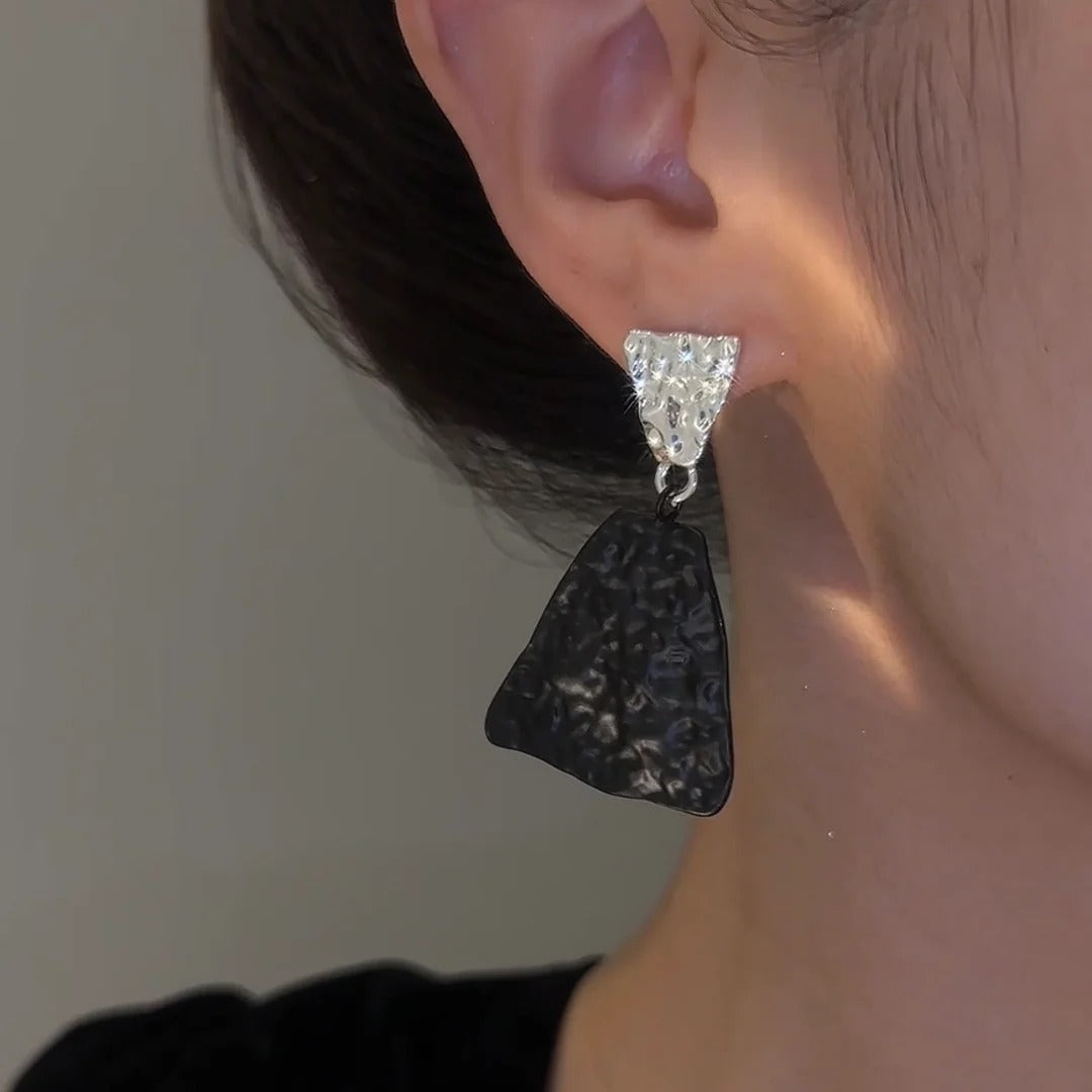 BOUCLES D’OREILLES COLORBLOCK NOIRES ET BLANCHES