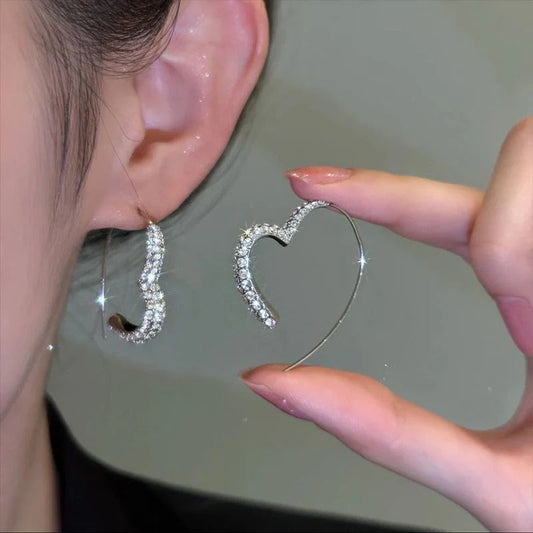 BOUCLES D’OREILLES CRÉOLES CŒUR EN ZIRCONIUM