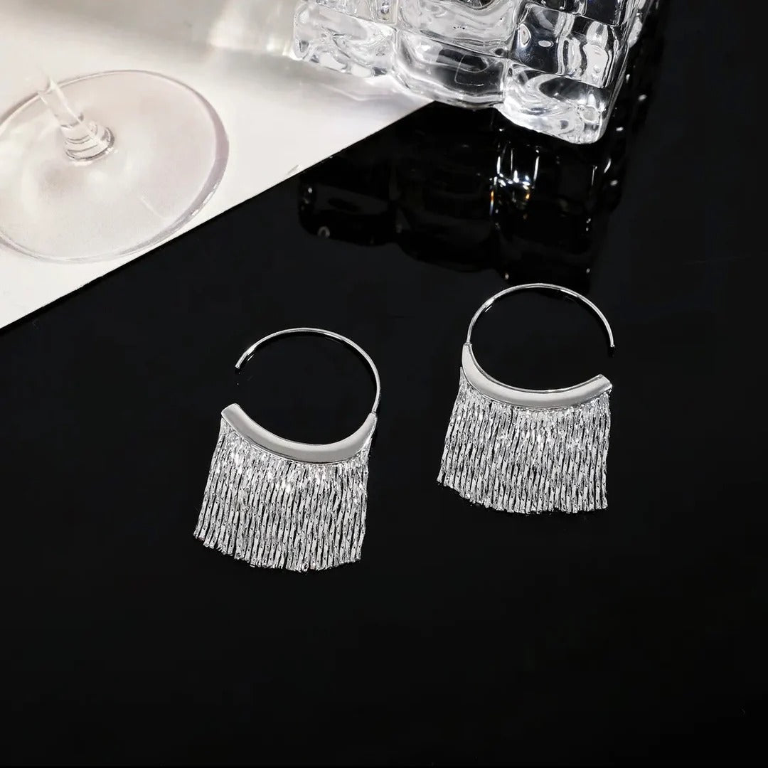 BOUCLES D’OREILLES À FRANGES FESTONNÉES