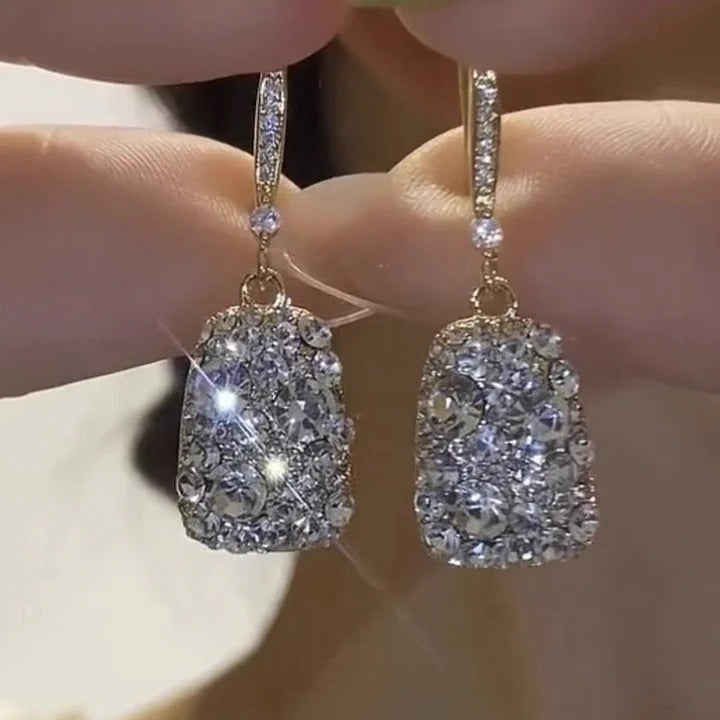 BOUCLES D’OREILLES CARRÉES EN DIAMANT DÉLICATES À LA FRANÇAISE