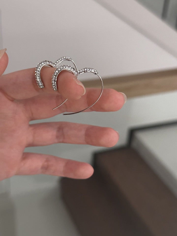 BOUCLES D’OREILLES CRÉOLES CŒUR EN ZIRCONIUM