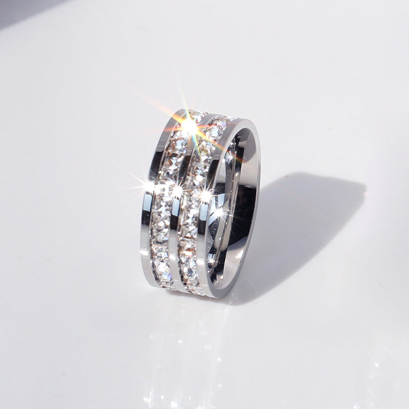 BAGUE EN TITANE ENTIÈREMENT DIAMANTÉE