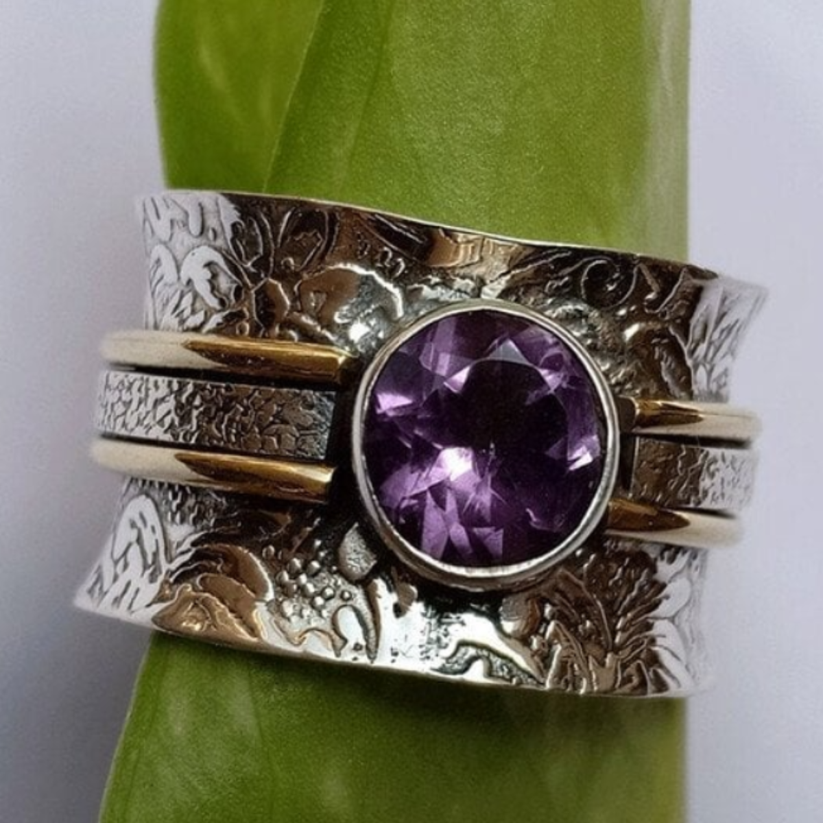 BAGUE VINTAGE PIERRE SPIRITUELLE