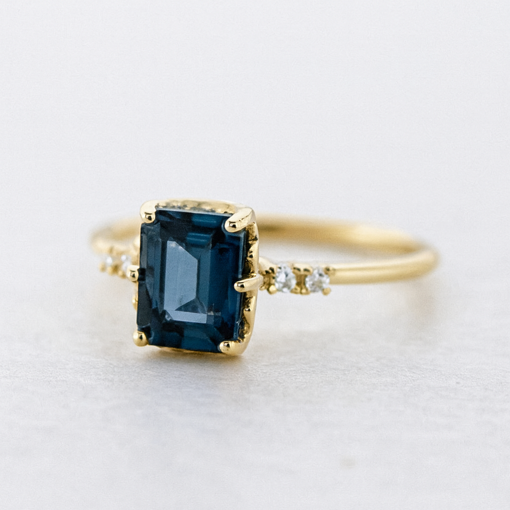 BAGUE VINTAGE ÉCLAT SAPHIR