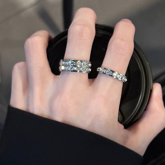 BAGUE EN TITANE ENTIÈREMENT DIAMANTÉE