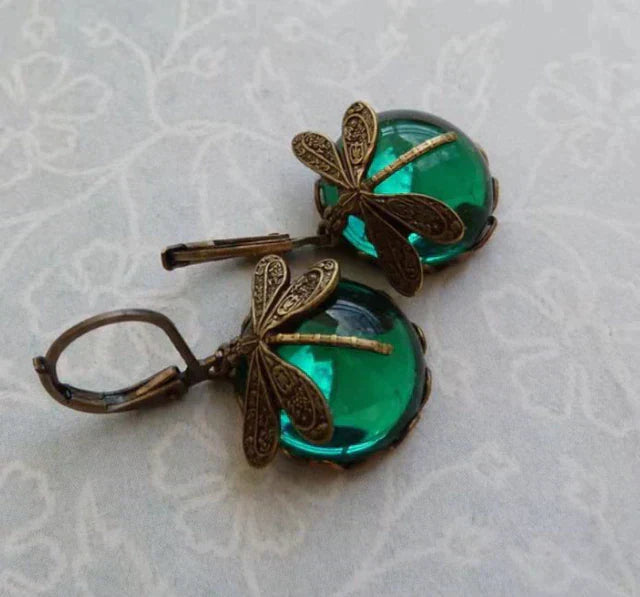 BOUCLES D’OREILLES LIBELLULE EN OR ANTIQUE AVEC ORBE