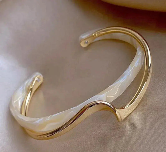 BRACELET EN OR LUMIÈRE DE LUNE OPAL